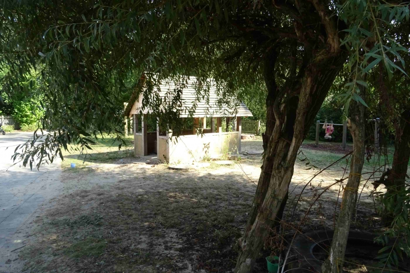 Blick auf unser Recyclingspielhaus